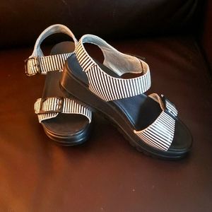 Alegria sandal